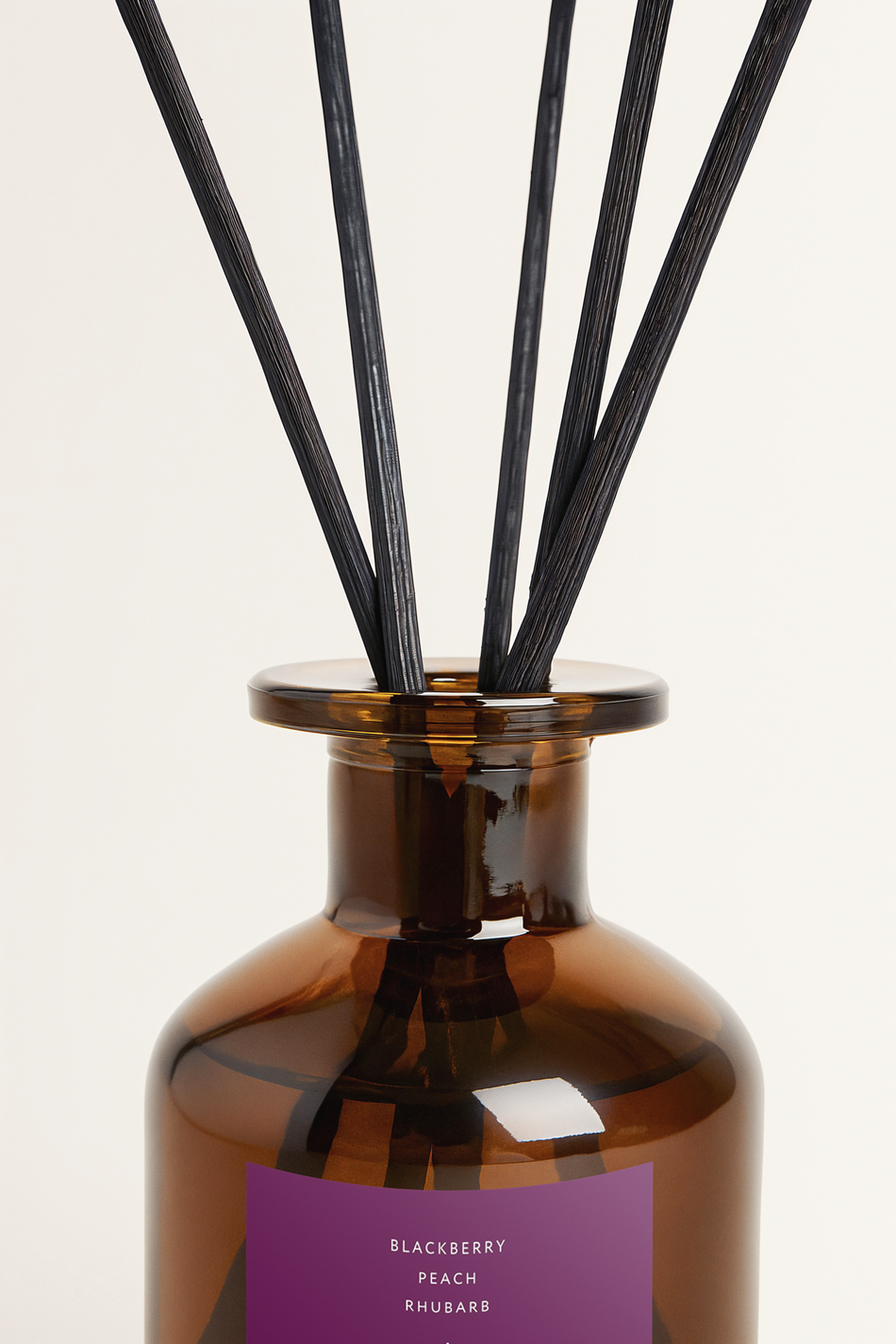 Black Plum & Rhubarb Diffuser image 6